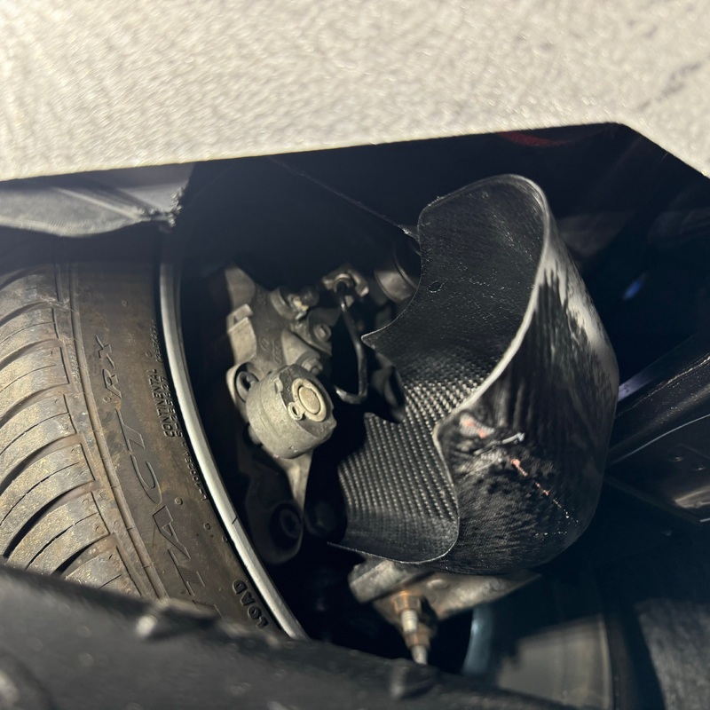 Carbon brake cooling duct / deflector (full kit w/brackets) – (MK7 Golf all variants)